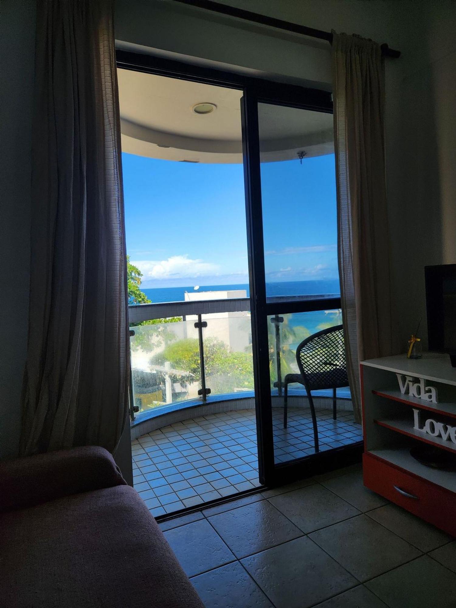 Apartment Predio A Beira-mar, Na Localizacao Do Rio Vermelho.
